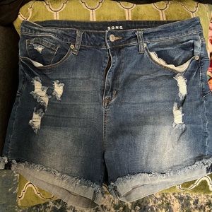 Denim distressed shorts